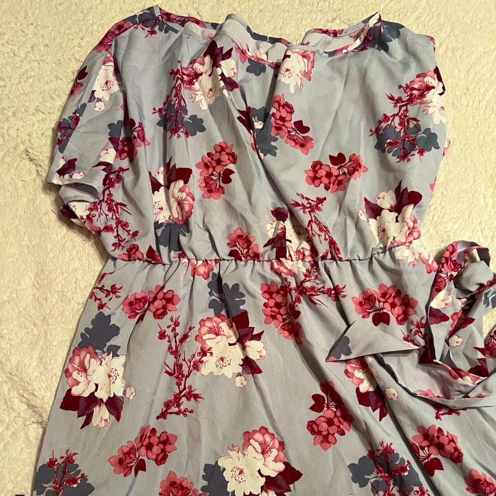 SHEIN women dress. Size xl. Brand new. Baby blue and pink